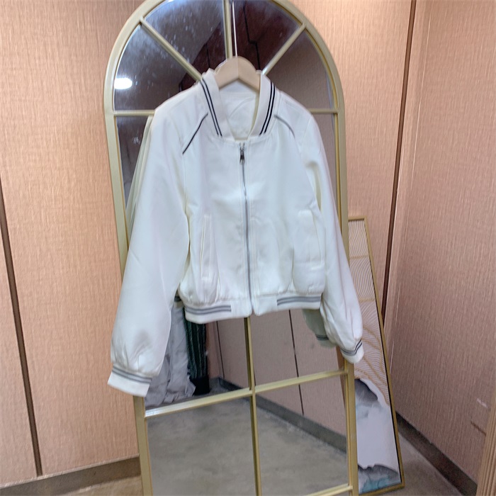 X351白色孕妇衣M90-120L130   微瑕