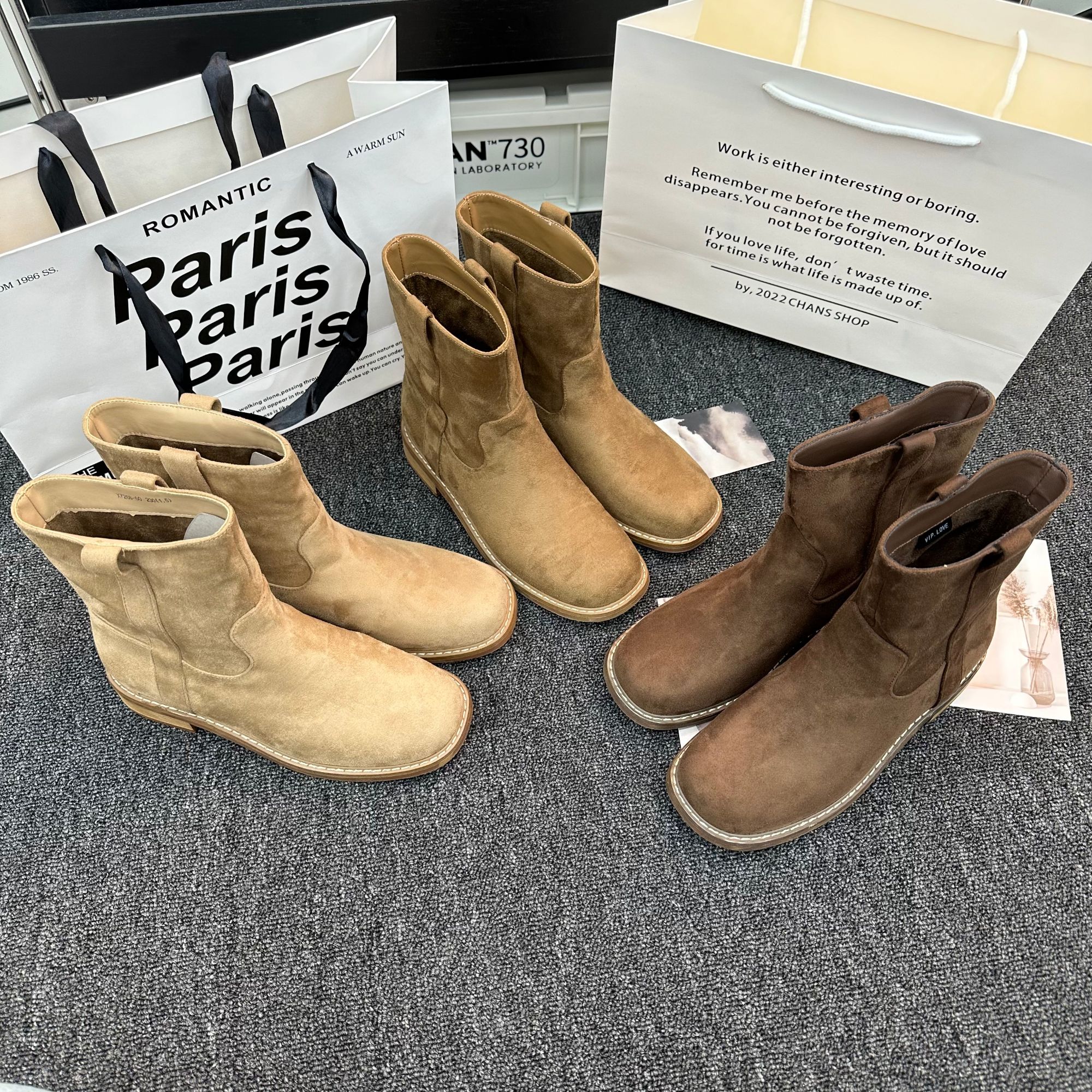 2024冬季新款复古英伦风休闲时尚百搭马丁靴 7268-60