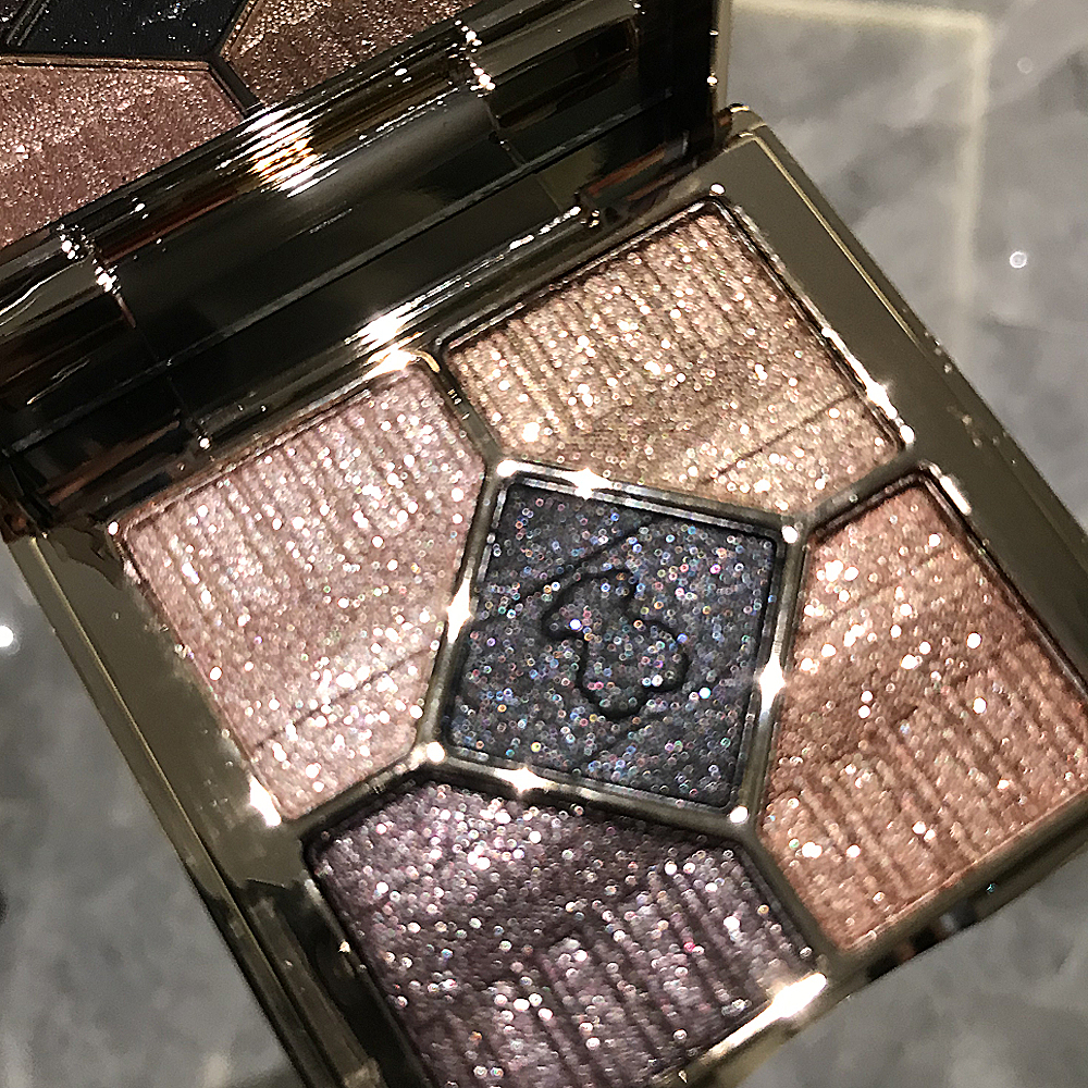 维妮小熊眼影盘大地色裸妆自然亮晶晶闪亮烟熏妆黑色眼影显白复古