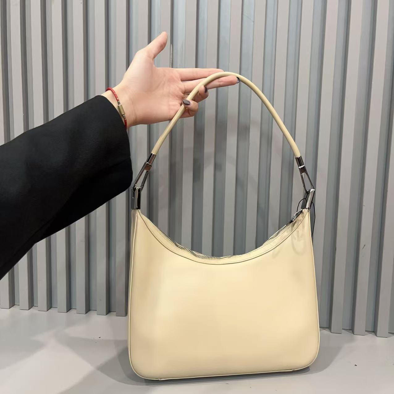 95新 GUCCI/古驰 兔兔奢/古驰单肩包/240706034