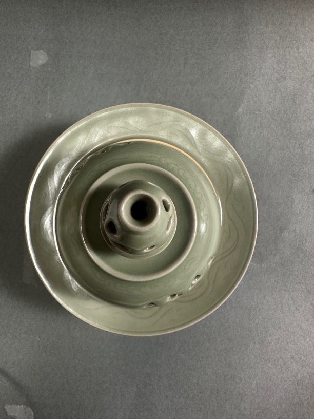 越窑香薰精美瓷器