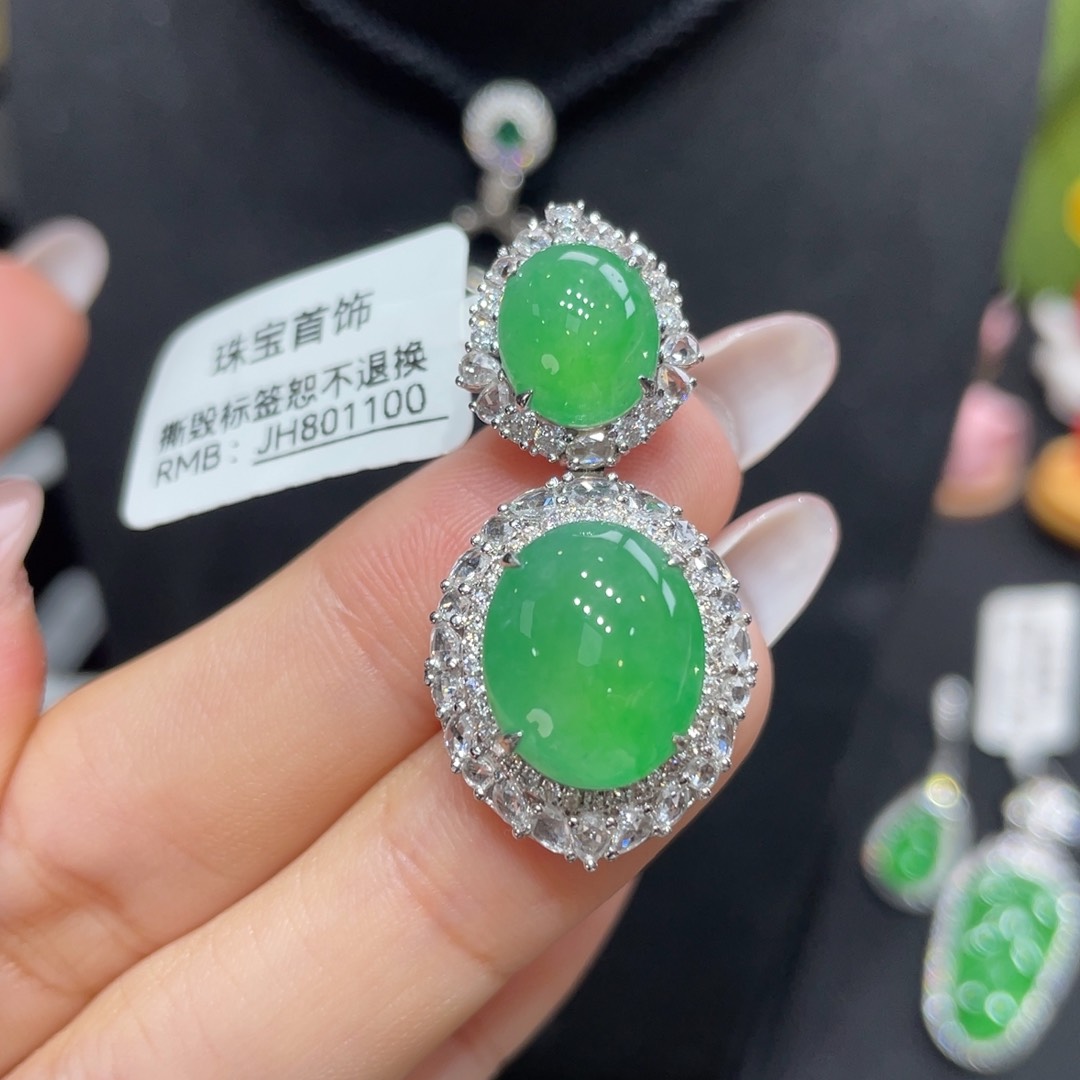 翡翠颈饰18K金镶嵌天然缅甸翡翠a货