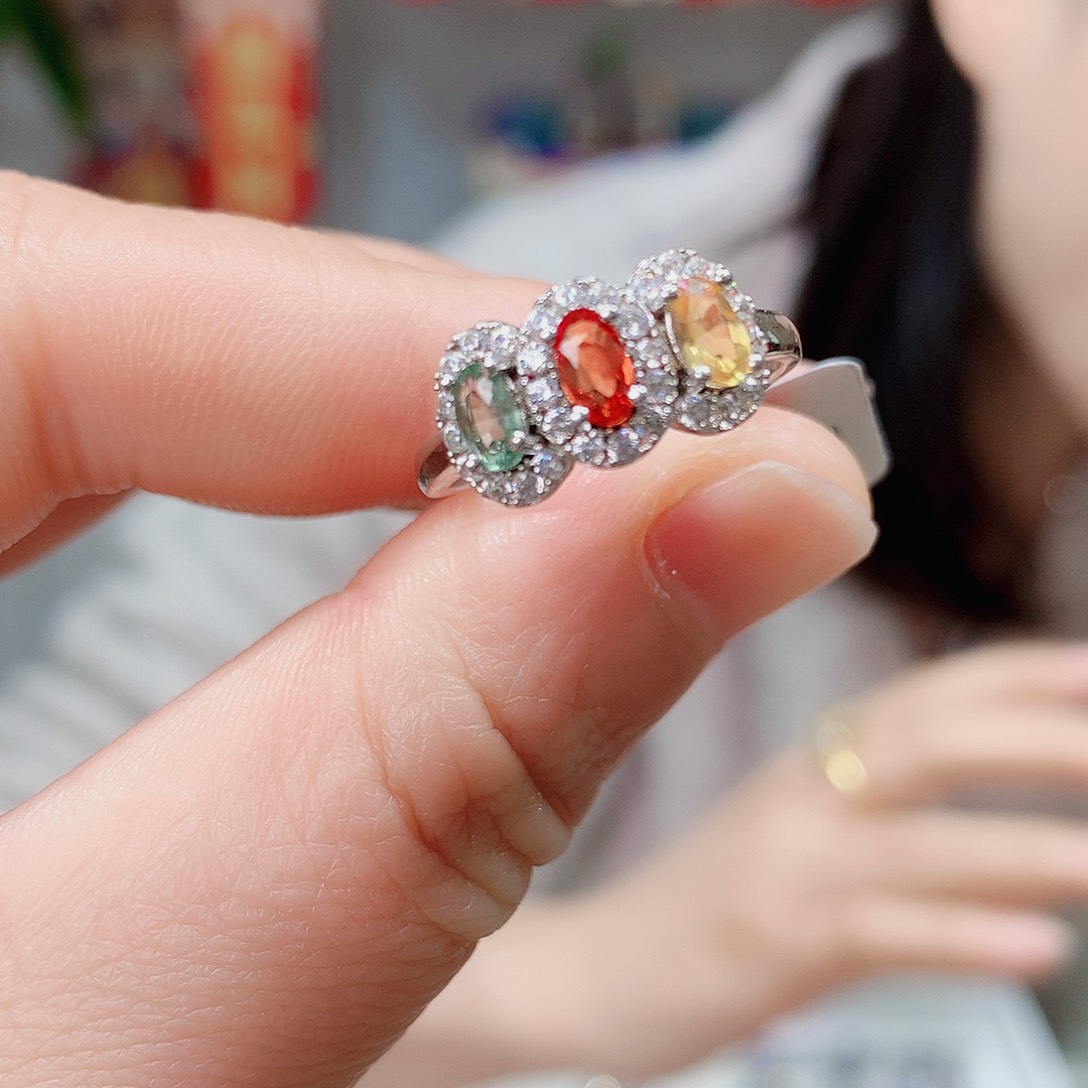 彩色蓝宝石戒指银S925镶嵌