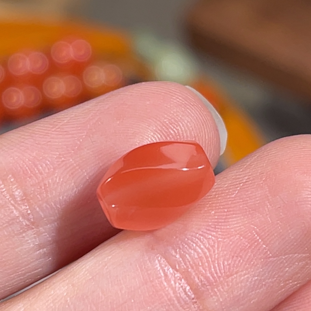 南红玛瑙未镶嵌纽棱珠7.2x9.9mm不退换