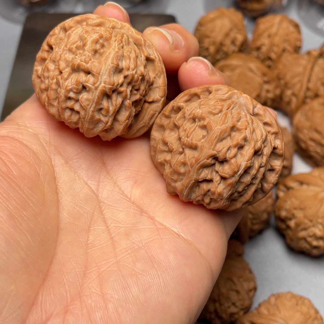 【闪购商品】文玩核桃吊坠球白………