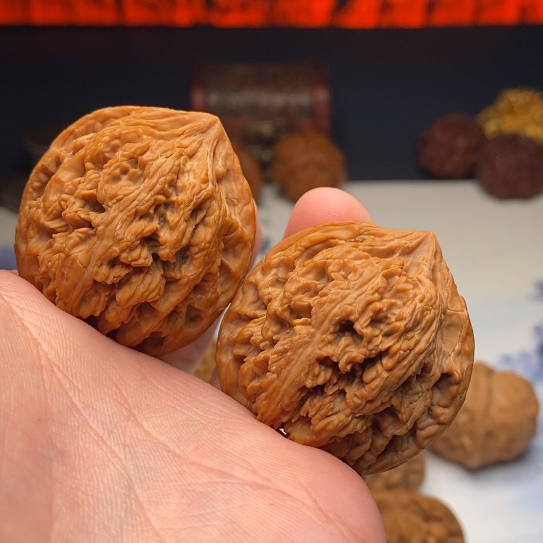 哈***哟把件文玩核桃九龙