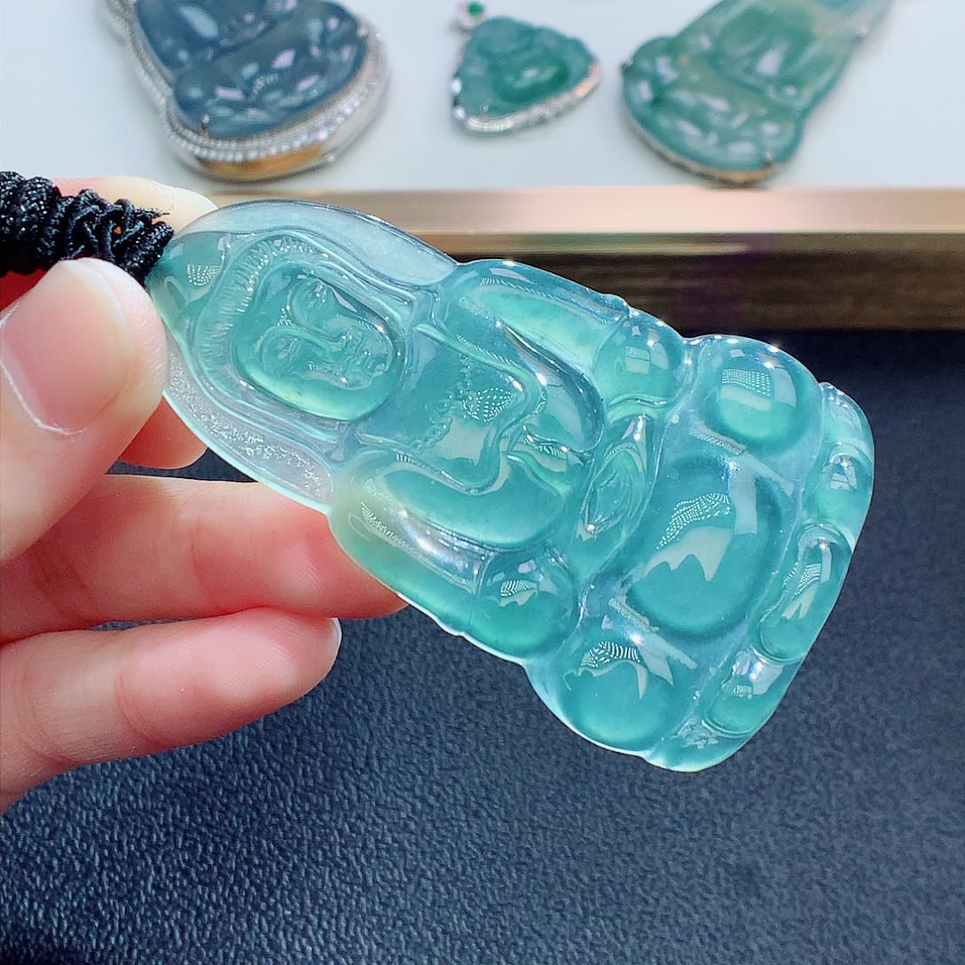 翡翠颈饰未镶嵌我***哥翡翠