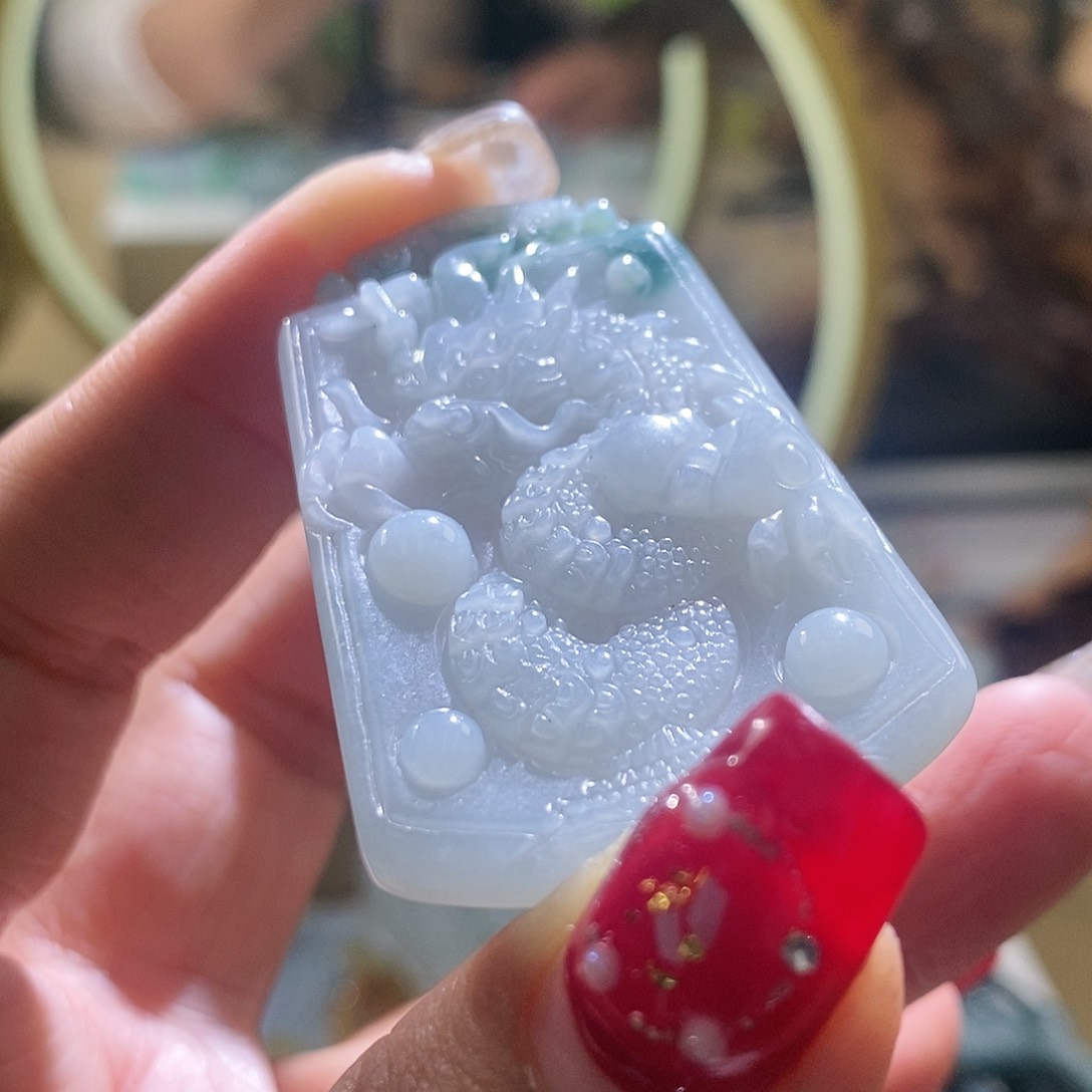 【闪购商品】翡翠颈饰未镶嵌龙牌