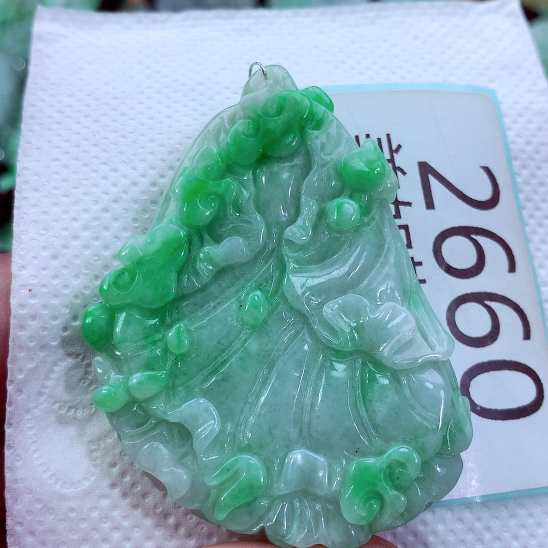 吊坠(不含链)未镶嵌翡翠