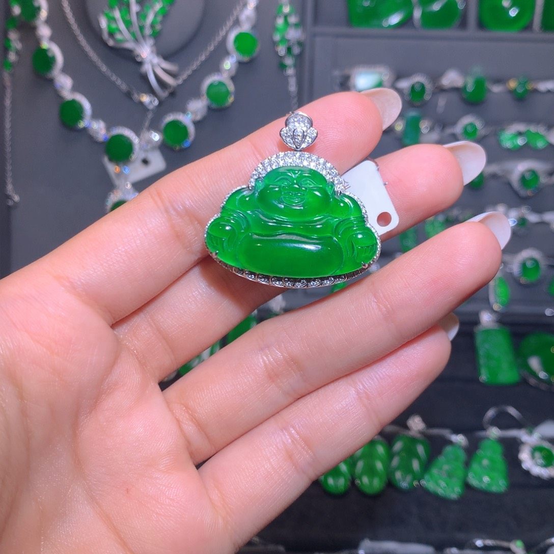 翡翠9K金镶嵌颈饰佛公