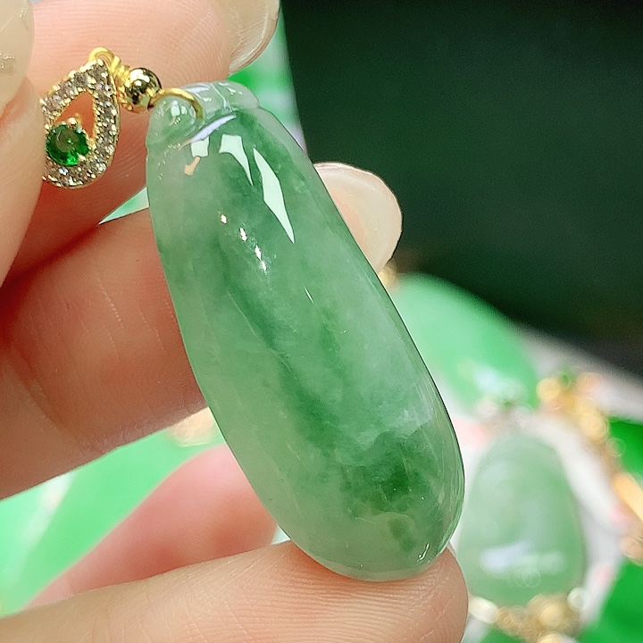 翡翠未镶嵌颈饰翡翠