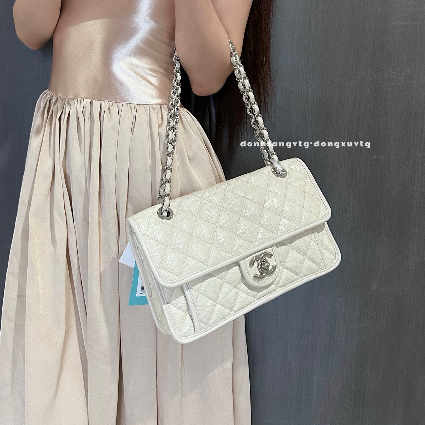 95新 Chanel/香奈儿 chanel 白色孟买cf斜挎包