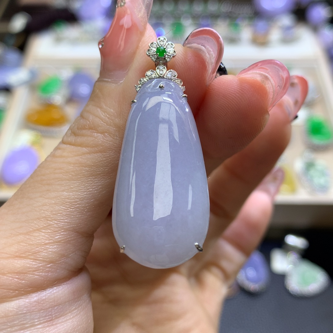 翡翠颈饰18K金镶嵌翡翠