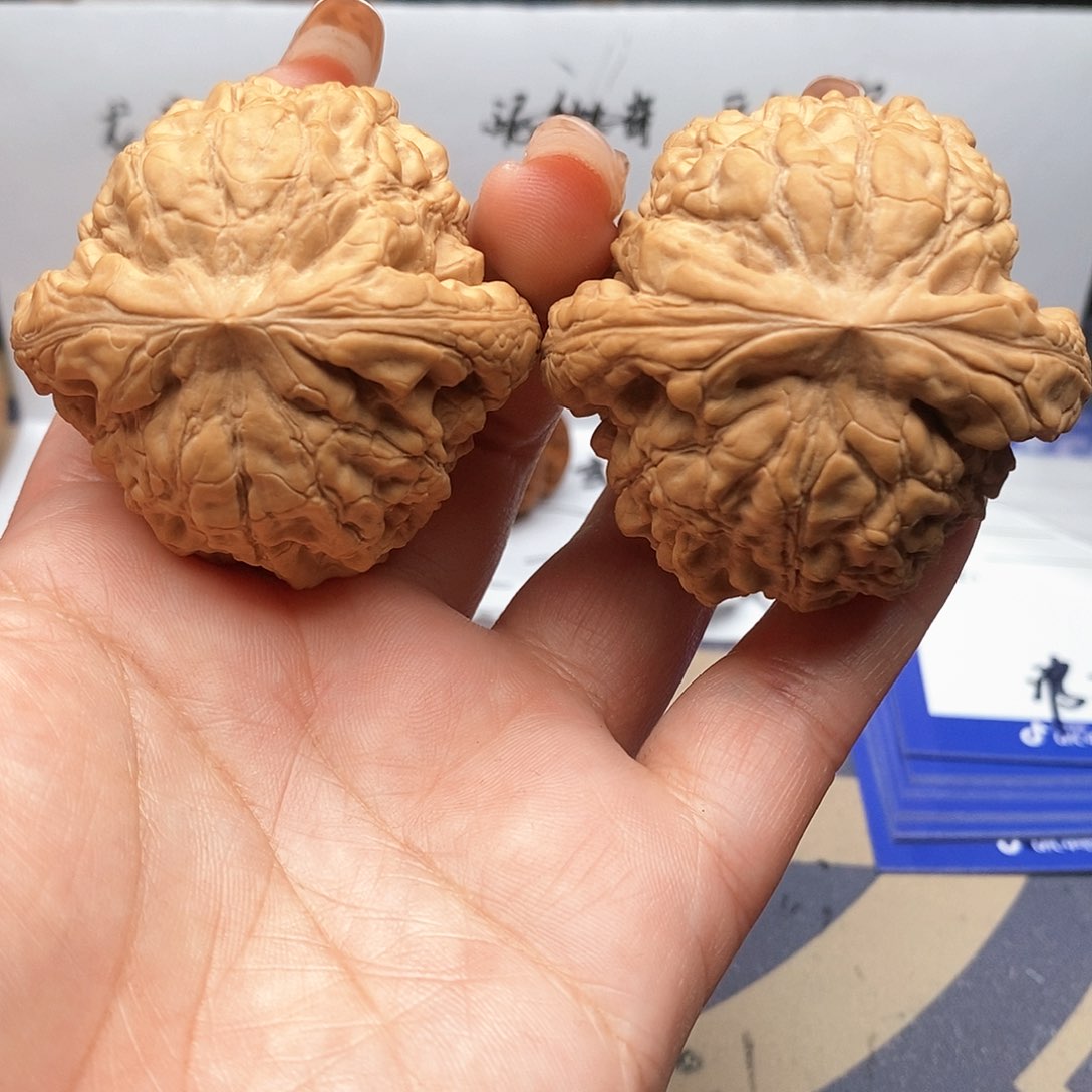 【闪购商品】文玩核桃把件文玩核桃把件