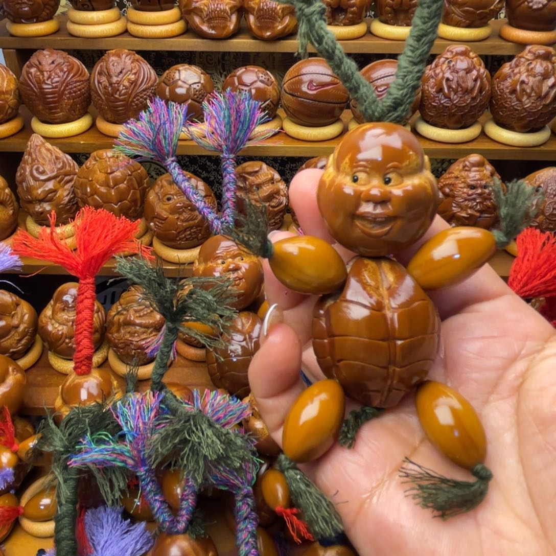 橄榄核吊坠绿色可爱富贵