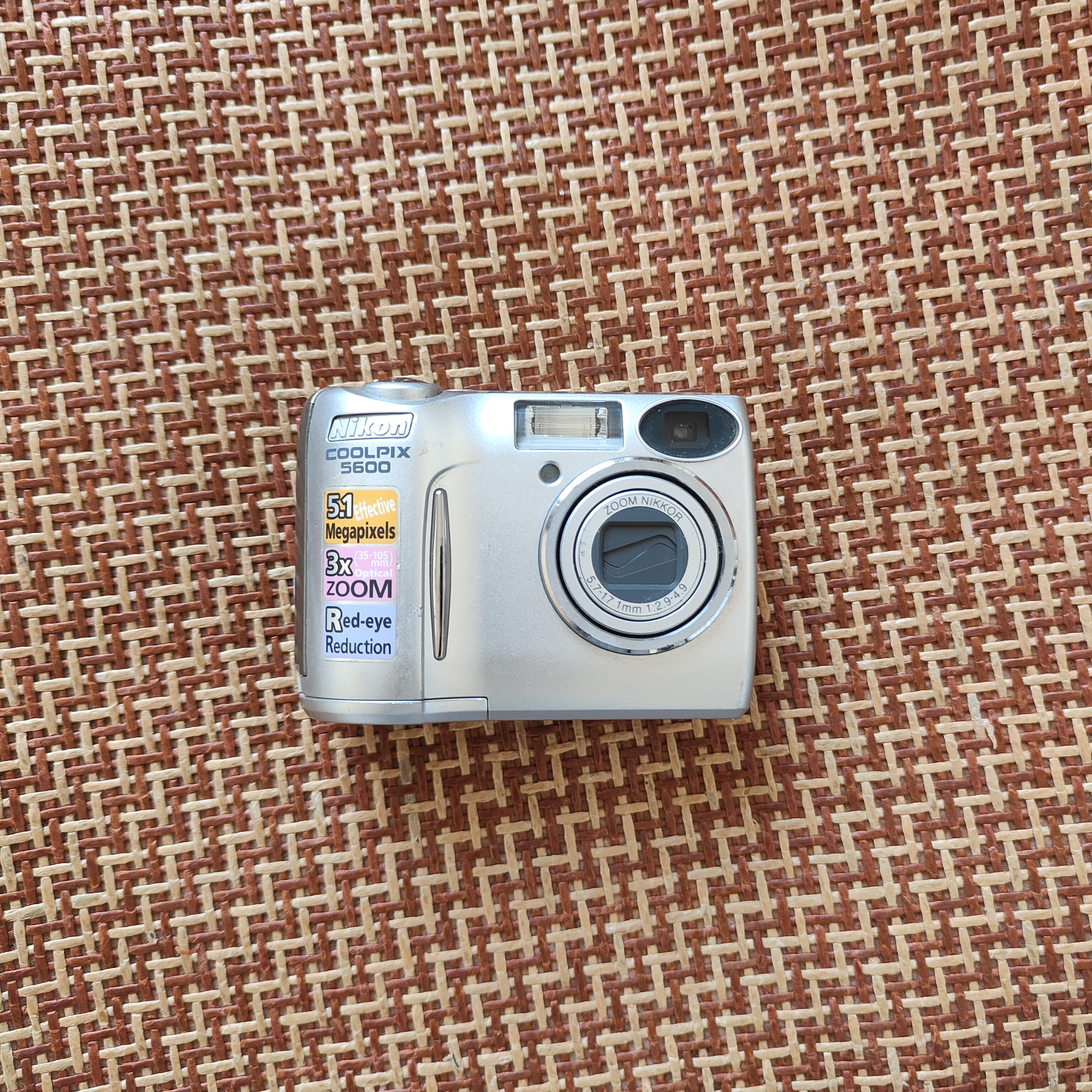 9新 Nikon/尼康 E5600(无七天无理由)功能正常