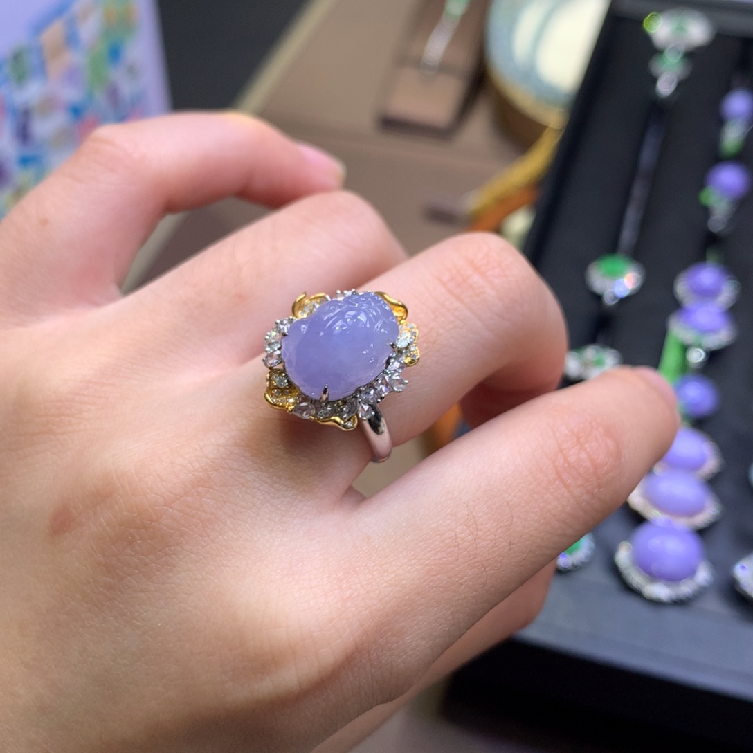 翡翠18K金镶嵌颈饰翡翠