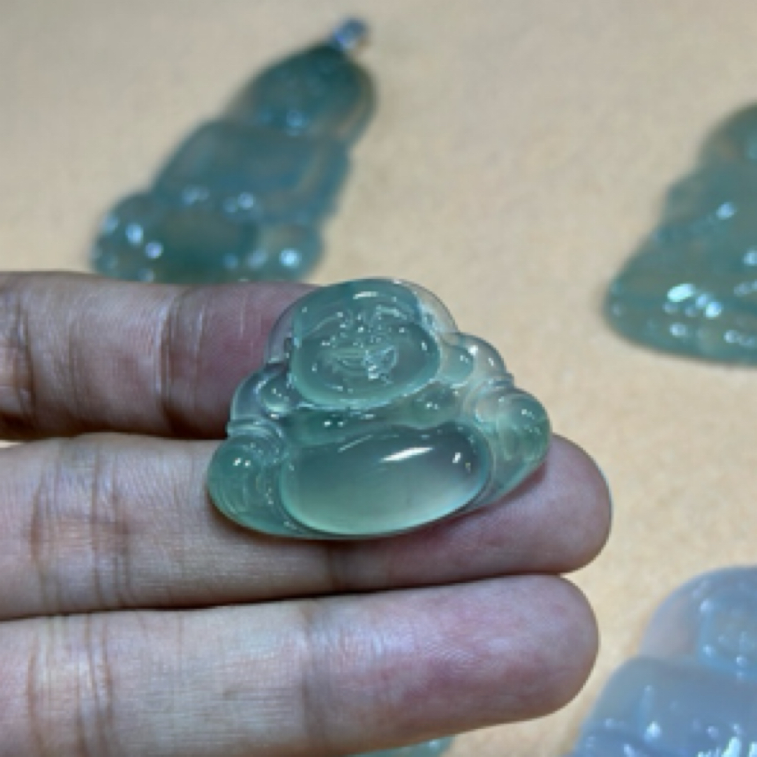 缅甸翡翠湖水绿冰种佛公