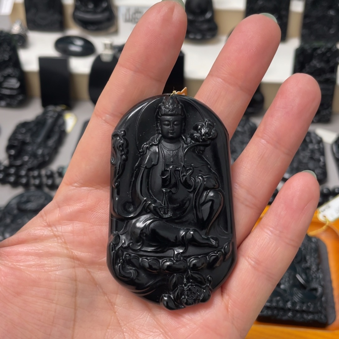我***翔蛇纹石玉未镶嵌吊坠