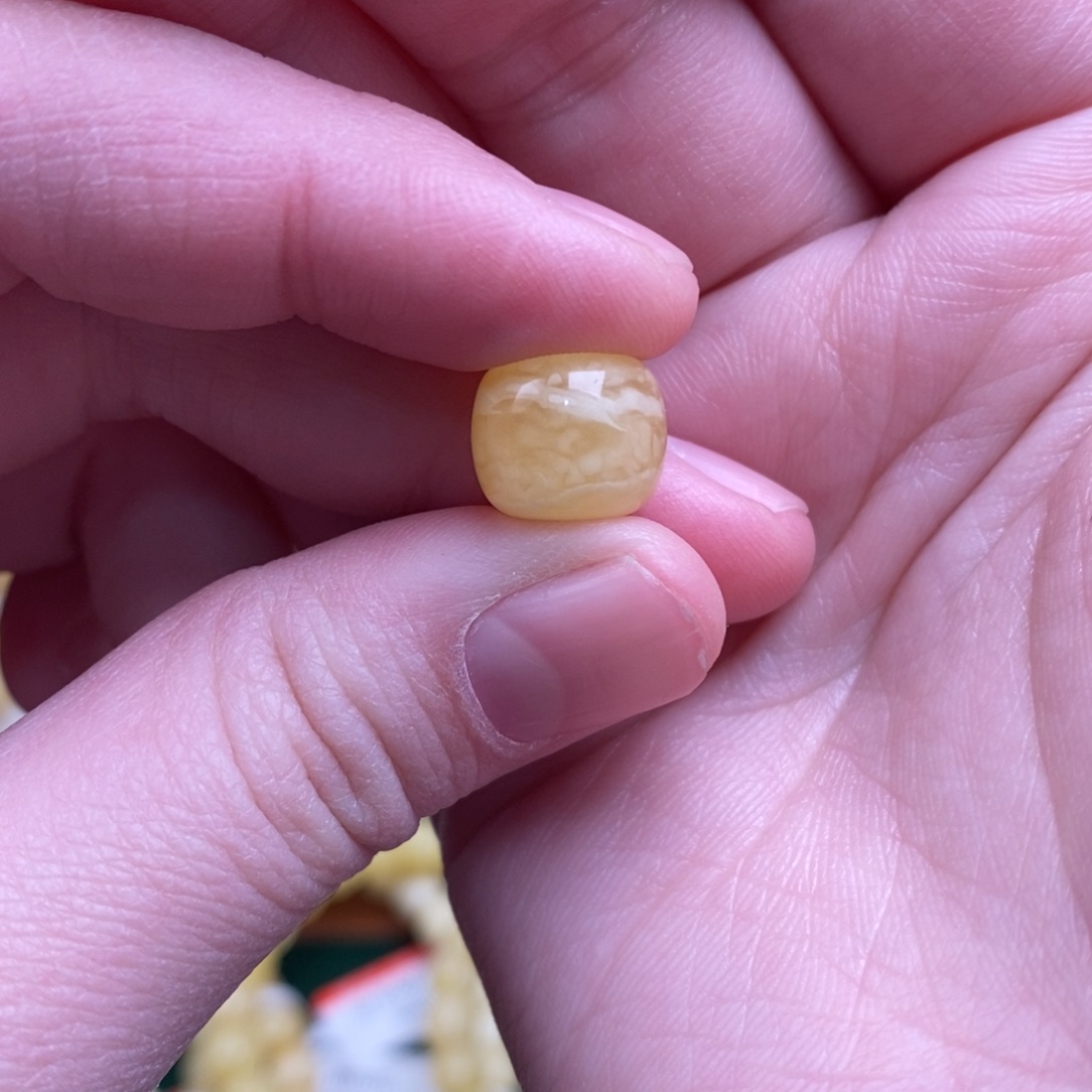 曲****蜜蜡未镶嵌珠宝奇石