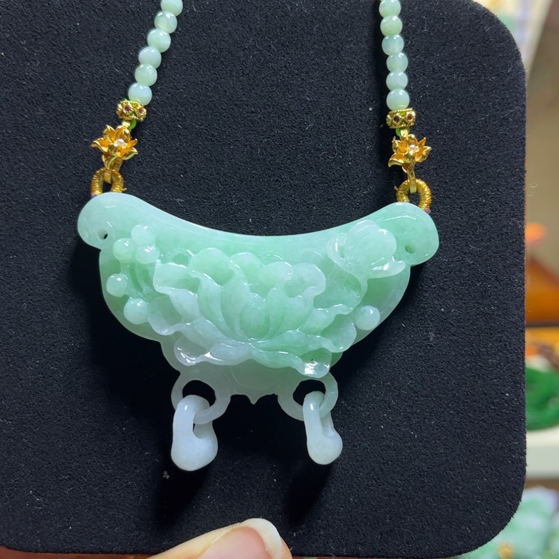 翡翠未镶嵌颈饰天然翡翠