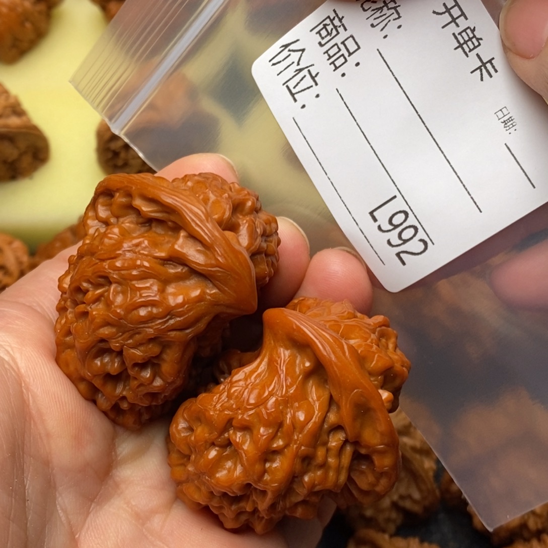 正***好文玩核桃把件保持座山雕