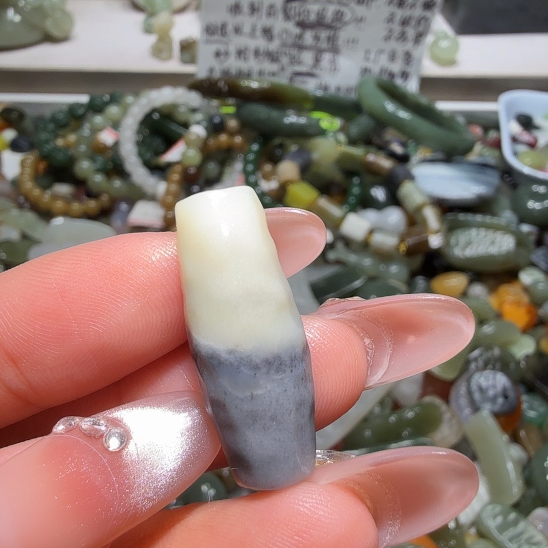 和田玉未镶嵌珠宝奇石