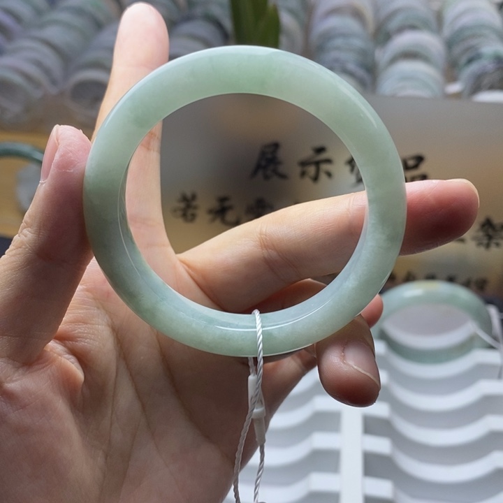 翡翠未镶嵌手镯翡翠