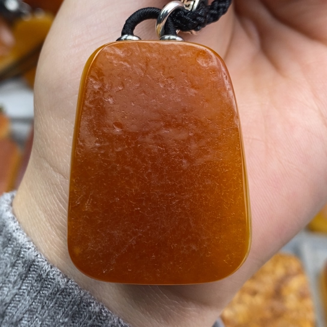 琥珀吊坠(赠链)未镶嵌