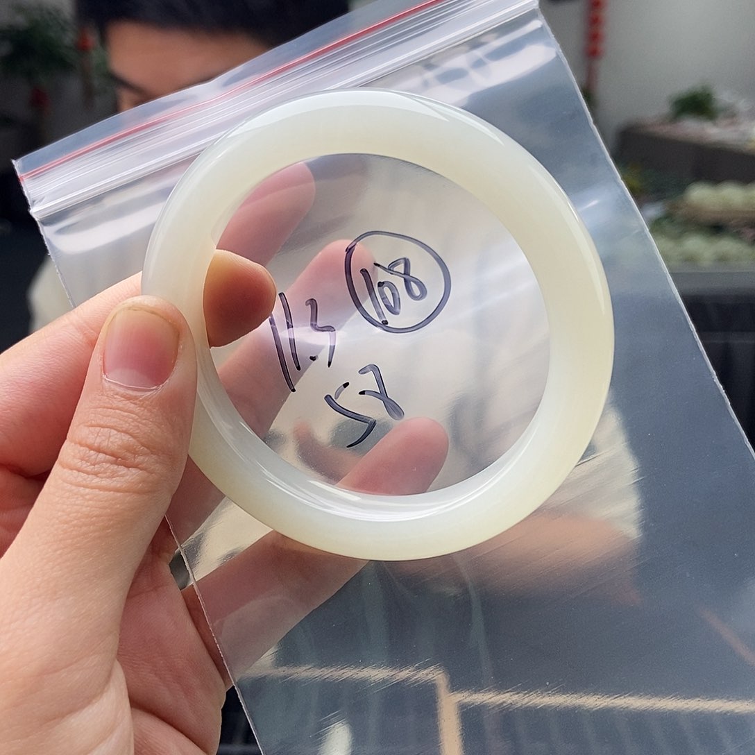 和田玉颜色多样性发拍一发一未镶嵌