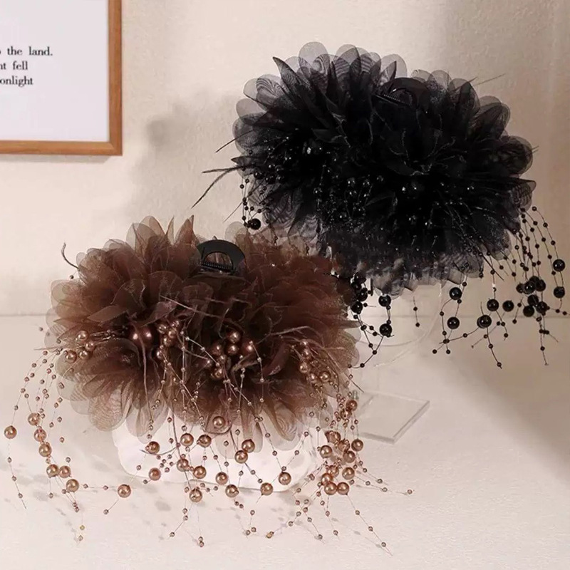 灿若繁星2024秋冬新款珠珠流苏抓夹高级感轻奢蓬松鲨鱼夹百搭发饰