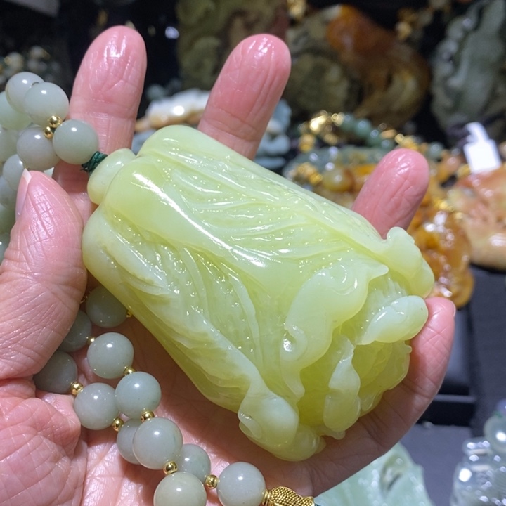 岫玉吊坠(赠链)未镶嵌