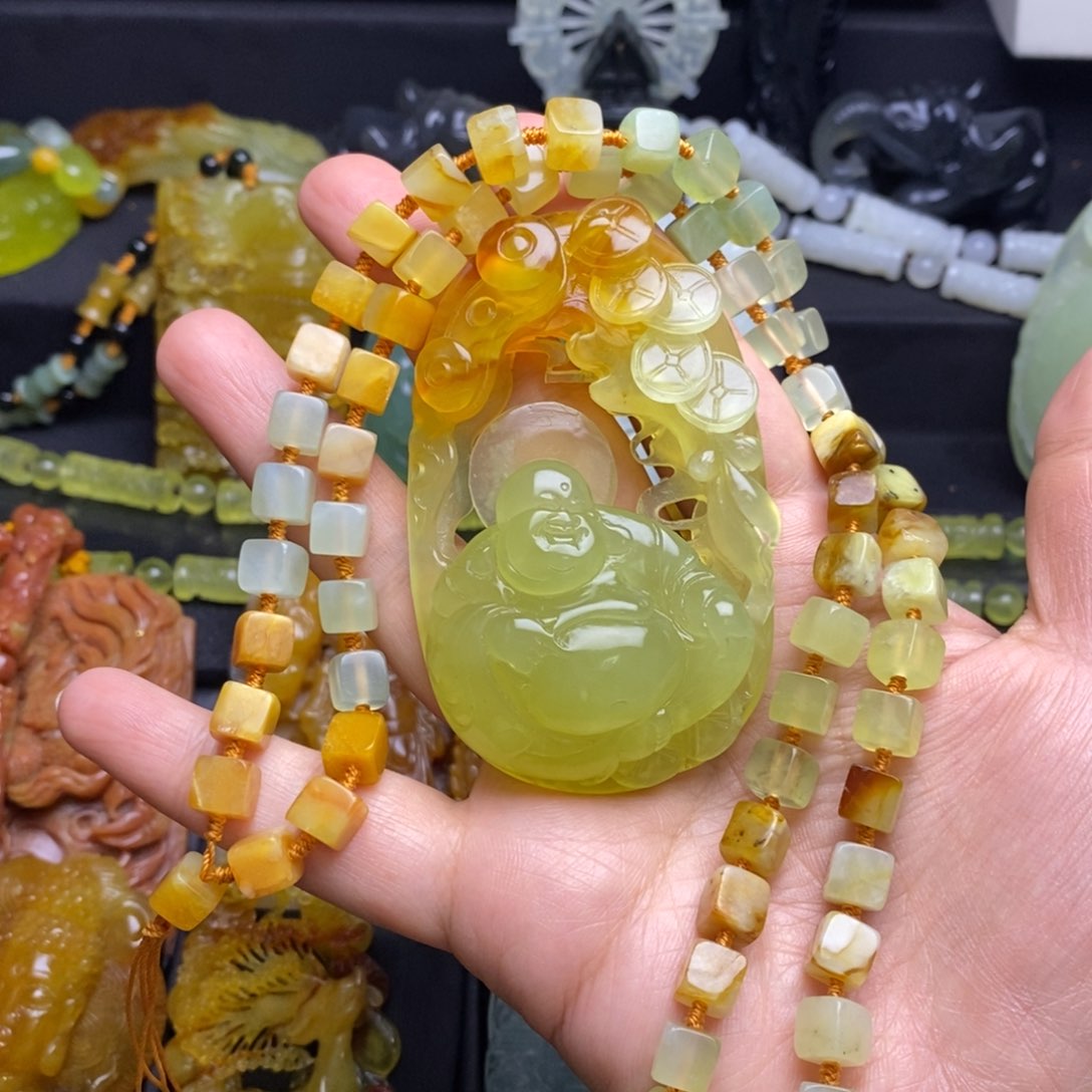蛇纹石玉颈饰未镶嵌?**?