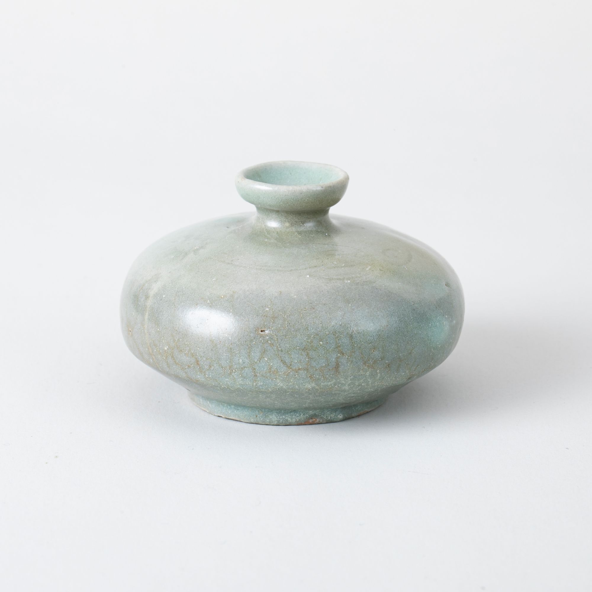 【拍卖】9、~高丽青瓷暗刻鹦鹉团花油壶