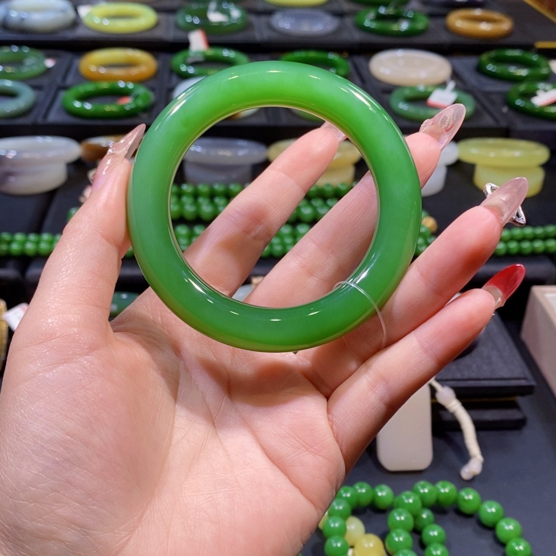 和田玉（碧玉）手镯未镶嵌山**合