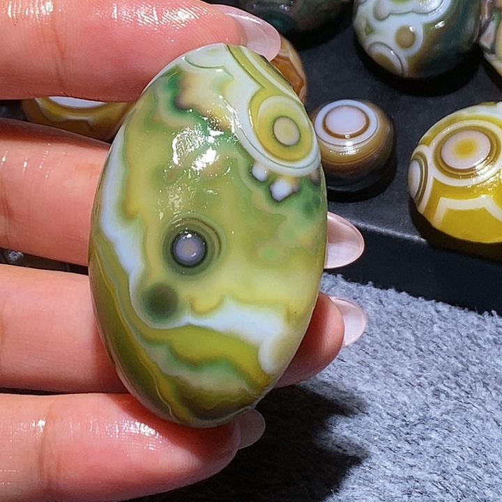 玛瑙/玉髓未镶嵌珠宝奇石114