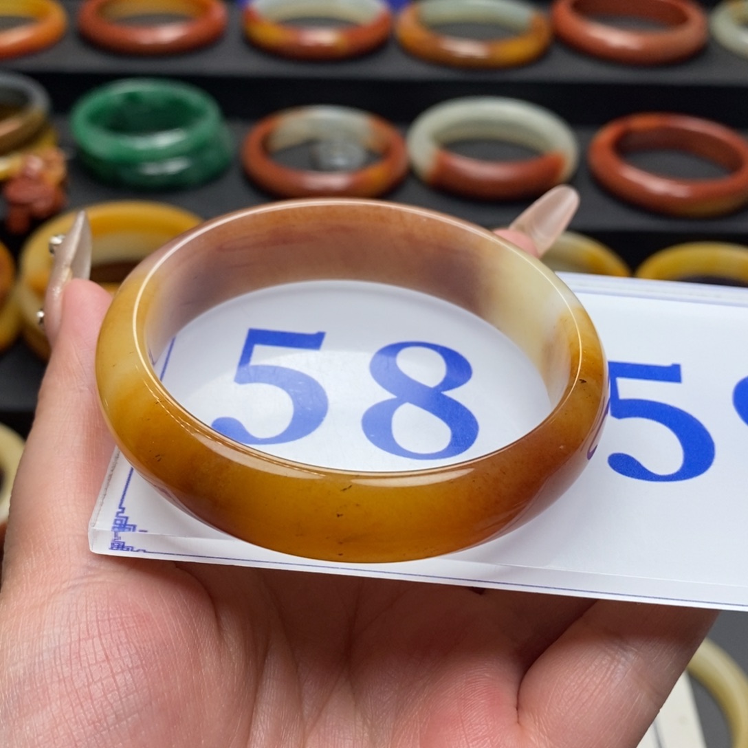 石英质玉（黄龙玉）手镯未镶嵌