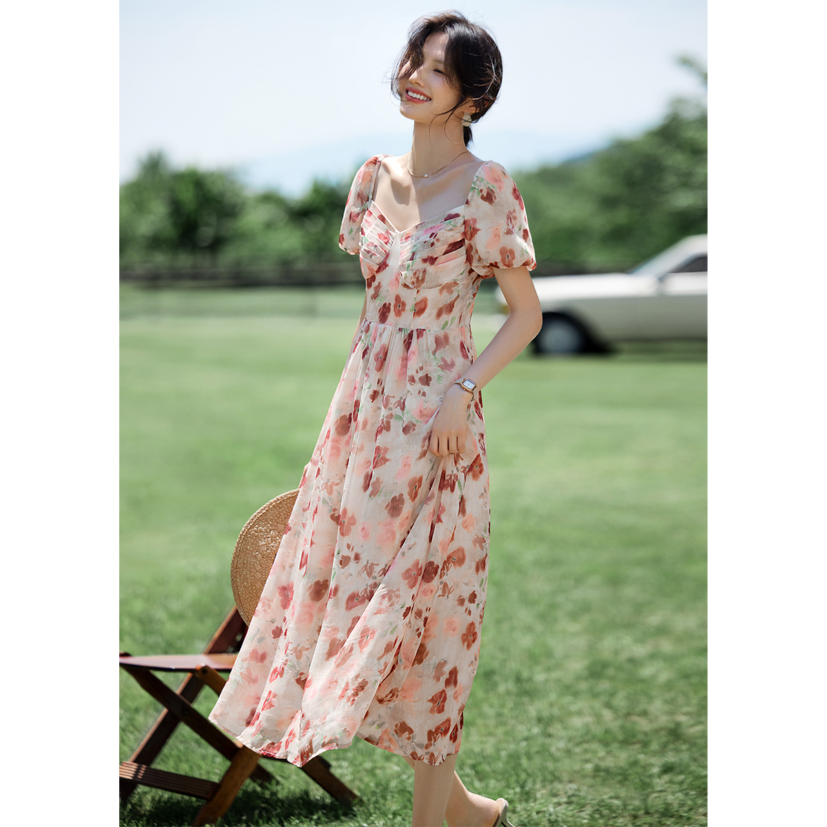 XWI/欣未2025夏季女款度假风优雅浪漫花朵印花飘逸收腰连衣裙0369