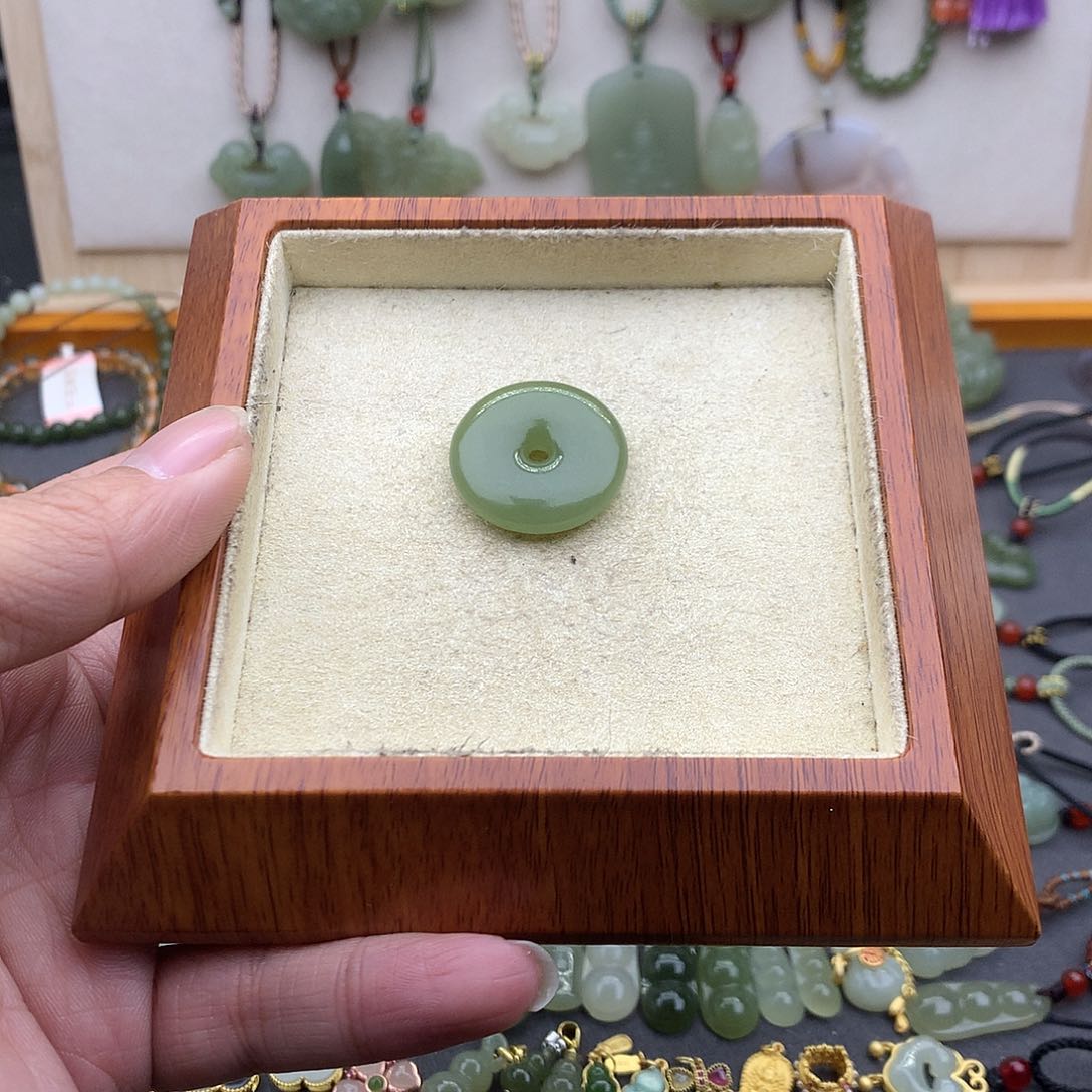 和田玉吊坠(不含链)未镶嵌