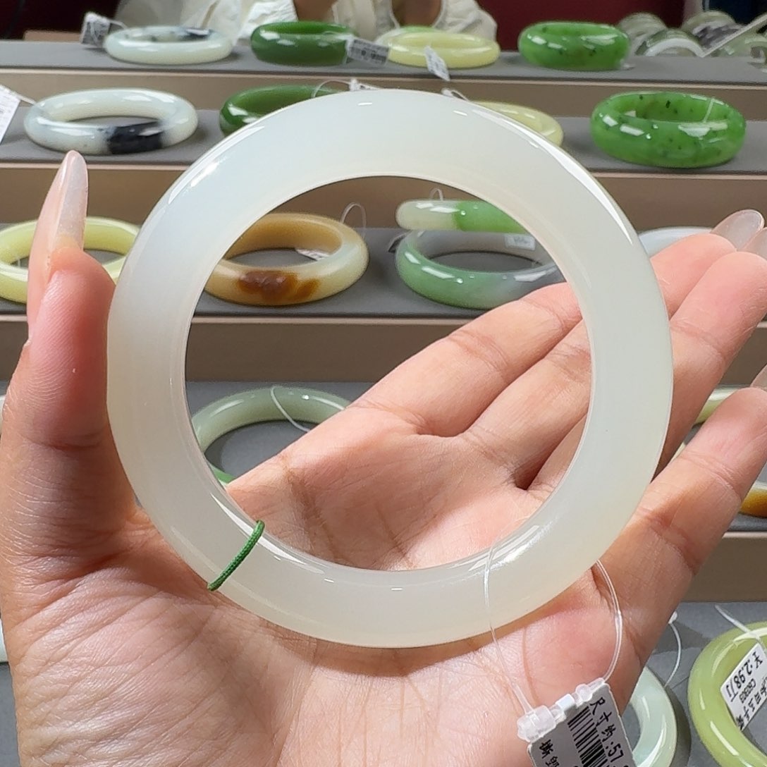 和田玉手镯未镶嵌57.3