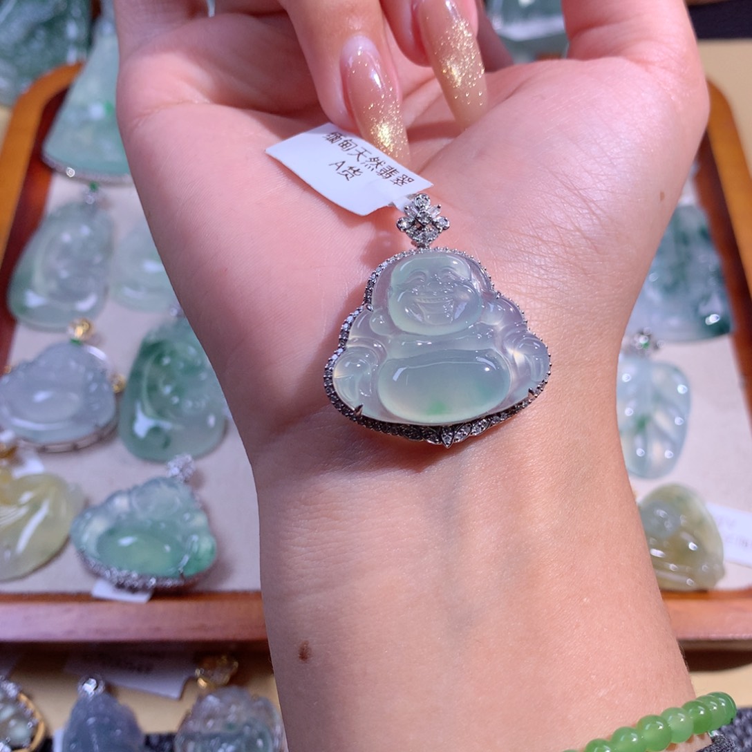 翡翠吊坠(不含链)18K金镶嵌