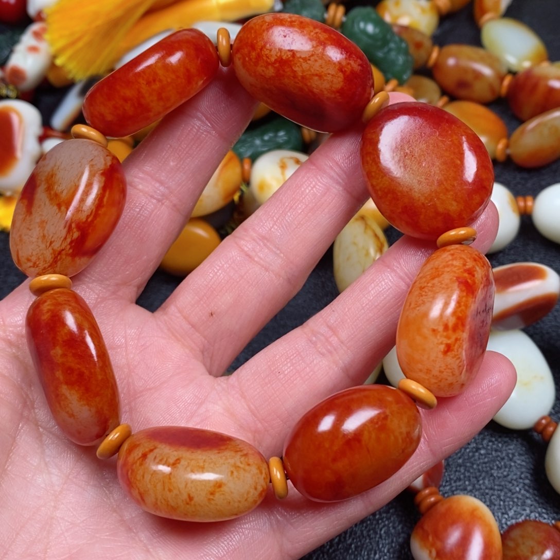 和田玉颈饰未镶嵌忘**食