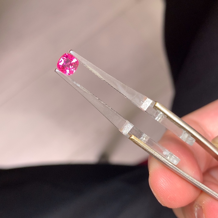 尖晶石裸石未镶嵌