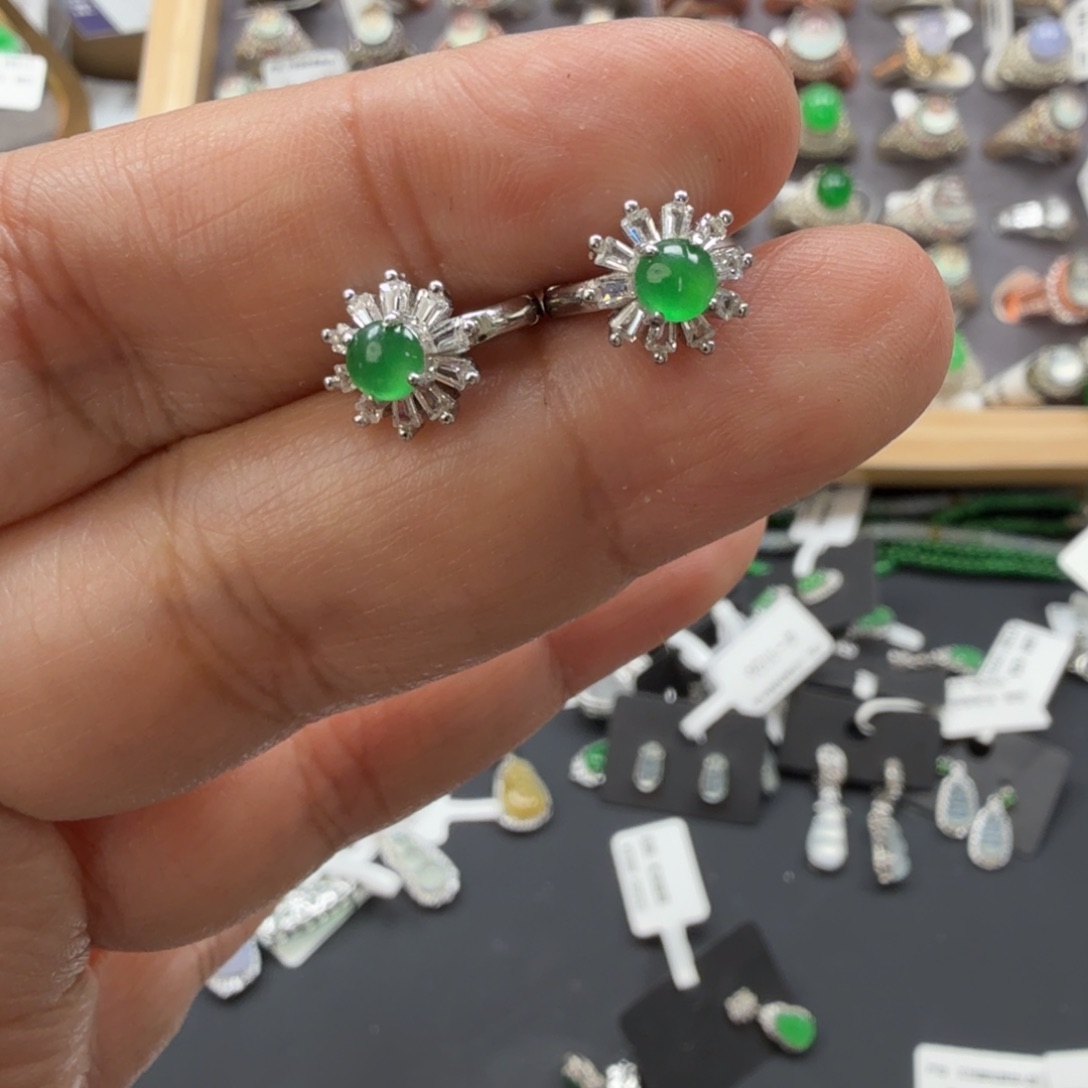 小***@翡翠银S925镶嵌戒指8888