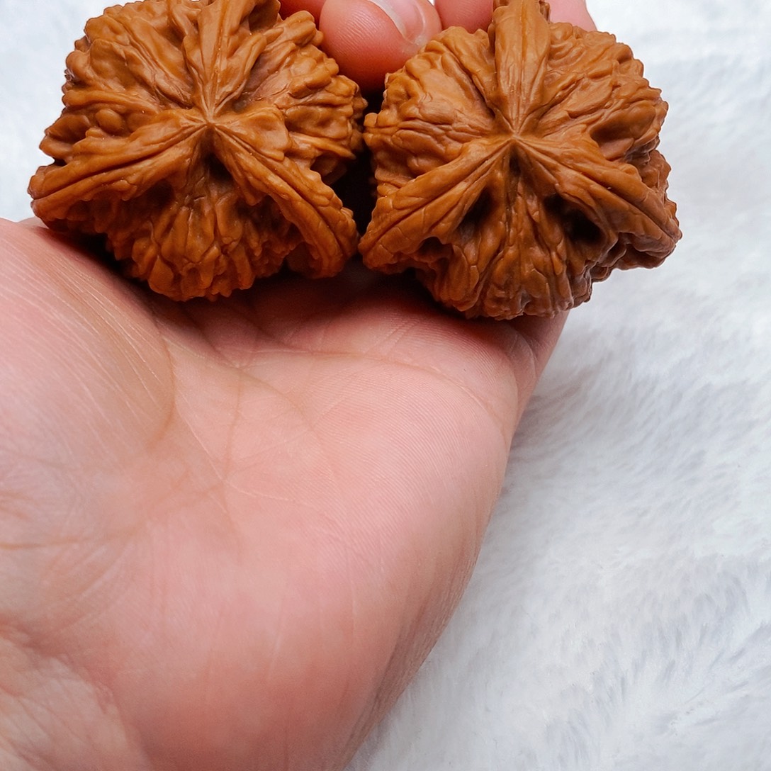 明****吊坠文玩核桃三棱