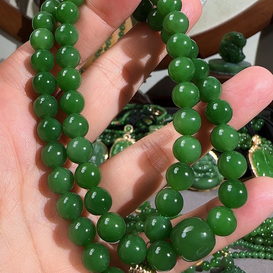 和田玉（碧玉）颈饰18K金镶嵌