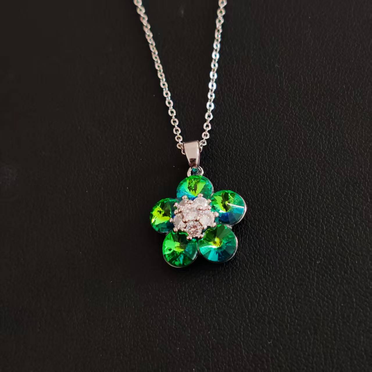 非金属珐琅吊坠  轻奢时尚气质百搭精致精美吊坠ZXB214618