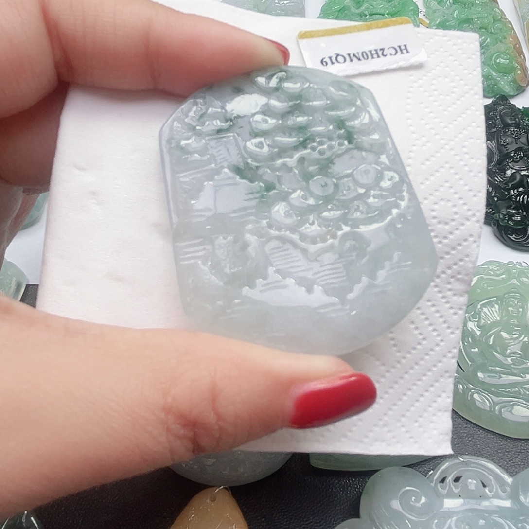 翡翠未镶嵌颈饰吊坠