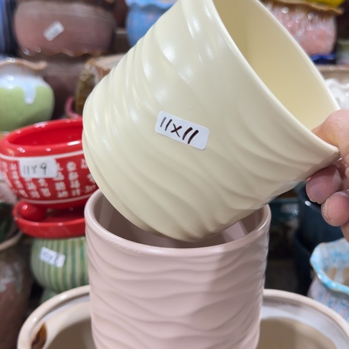 凑9块包邮，有孔，陶瓷花盆