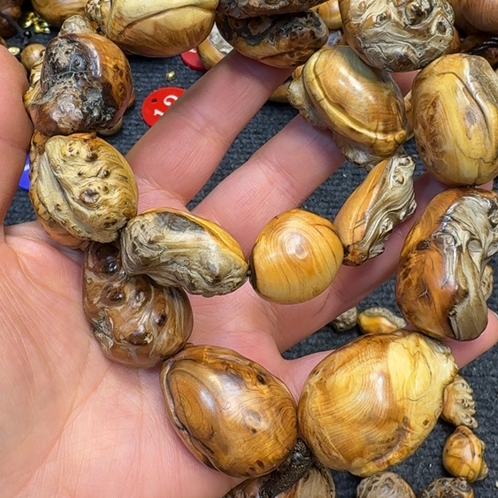 老***孩柏木（崖柏）无事牌